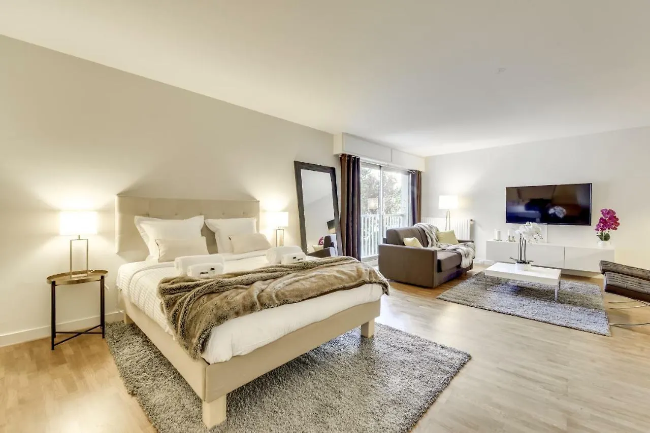 Апартаменты Luxury Loft In Saint-Germain Des Pres Париж Франция
